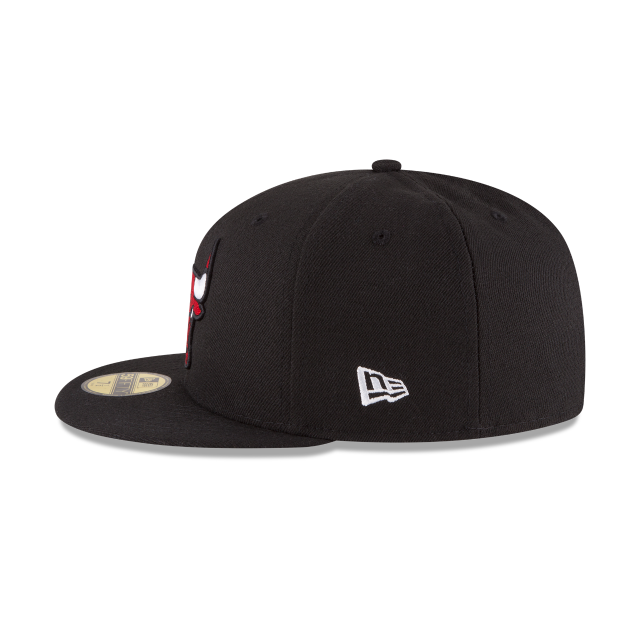 CHICAGO BULLS 59FIFTY NEW ERA RED LOGO BLACK FITTED HAT