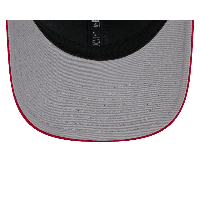 CALGARY FLAMES NEW ERA NHL 9SEVENTY ADJUSTABLE RED TRUCKER SNAPBACK HAT