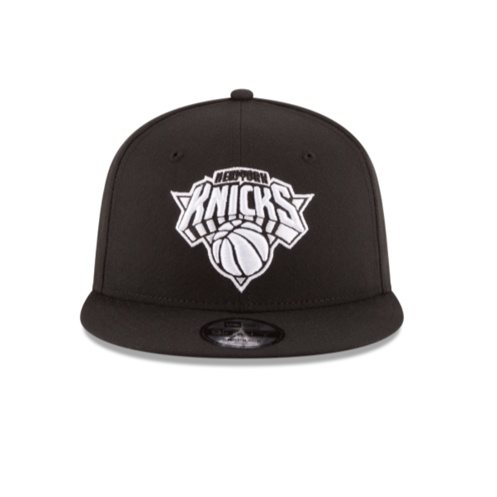 NEW YORK KNICKS 9FIFTY NBA NEW ERA BLACK AND WHITE SNAPBACK HAT