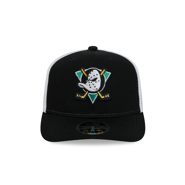 ANAHEIM DUCKS NEW ERA NHL 9SEVENTY ADJUSTABLE BLACK TRUCKER SNAPBACK HAT